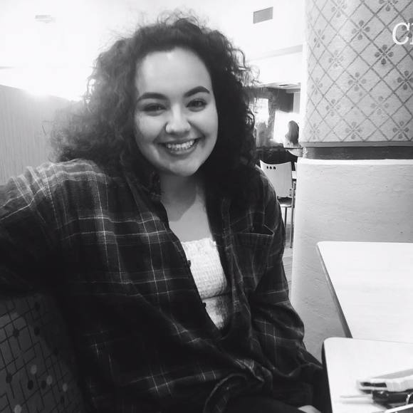 Meet your Posher, Rebecca - Picture 1 of 1